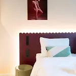 Rembrandt Square - Just Renovated Hotel 3*
