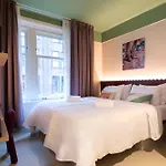 Rembrandt Square - Just Renovated Amsterdam