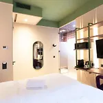 Rembrandt Square - Just Renovated Hotel