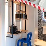 Rembrandt Square - Just Renovated 3* 암스테르담