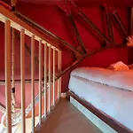 Rembrandt Square - Just Renovated 3*