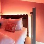 Rembrandt Square - Just Renovated 3* Amsterdam