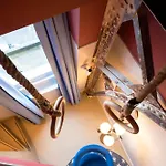 Rembrandt Square - Just Renovated 3*