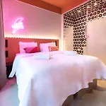 Rembrandt Square - Just Renovated Amsterdam