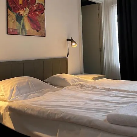 City Hotel