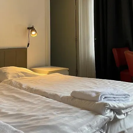 City Hotel
