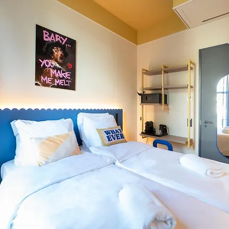 Rembrandt Square - Just Renovated Hotell 3*