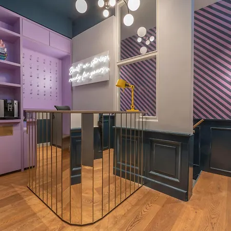 Rembrandt Square - Just Renovated 3* Amsterdam