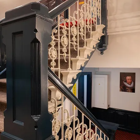 Rembrandt Square - Just Renovated 3* Amsterdam