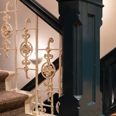 Rembrandt Square - Just Renovated 호텔