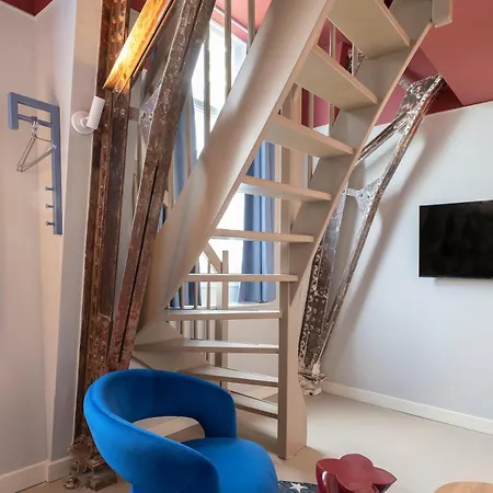 Rembrandt Square - Just Renovated 3*