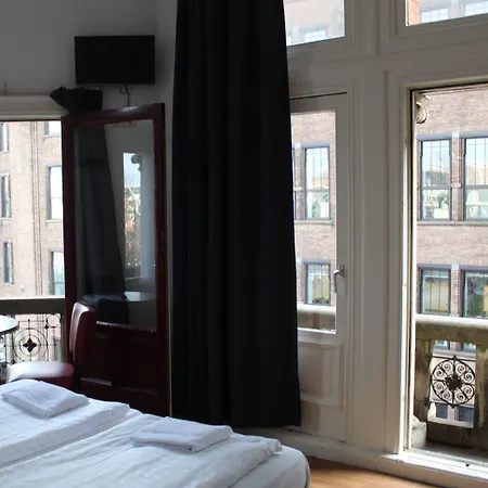 Rembrandt Square - Just Renovated 3* 암스테르담