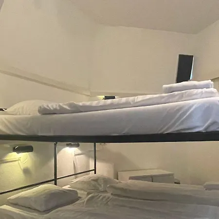 Rembrandt Square - Just Renovated 호텔 암스테르담