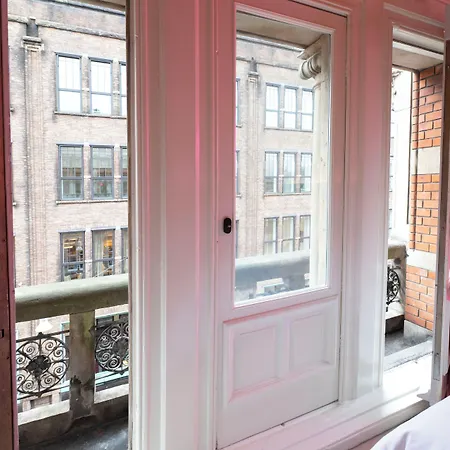 Rembrandt Square - Just Renovated Hotel
