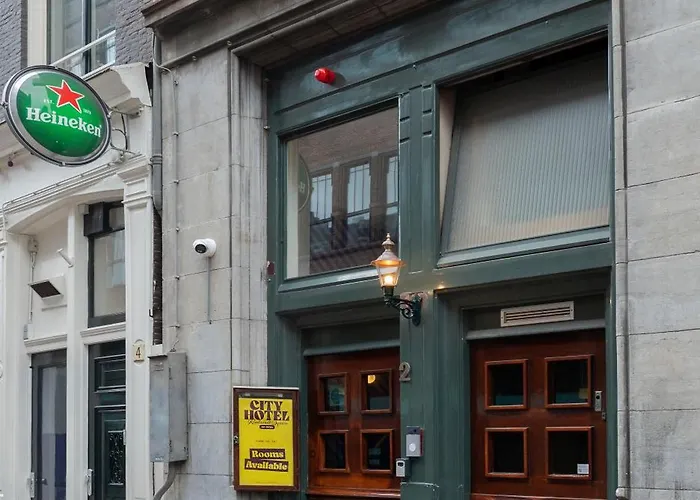 Rembrandt Square - Just Renovated 3*