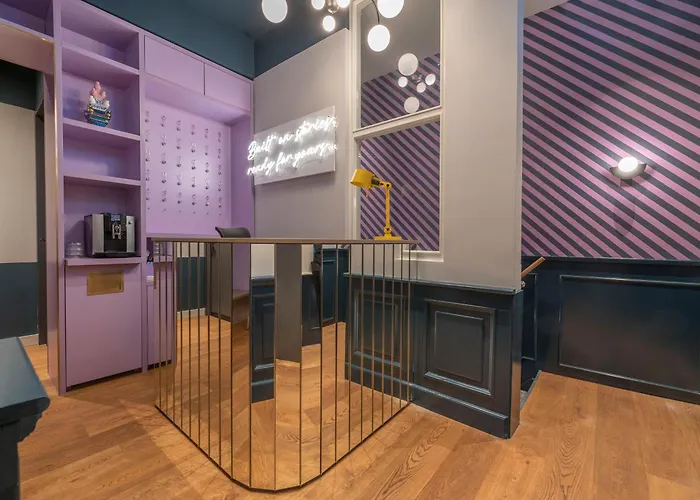 Rembrandt Square - Just Renovated 3* Amsterdam