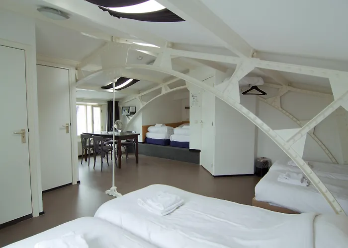 Rembrandt Square - Just Renovated