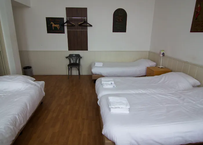 Rembrandt Square - Just Renovated 3*