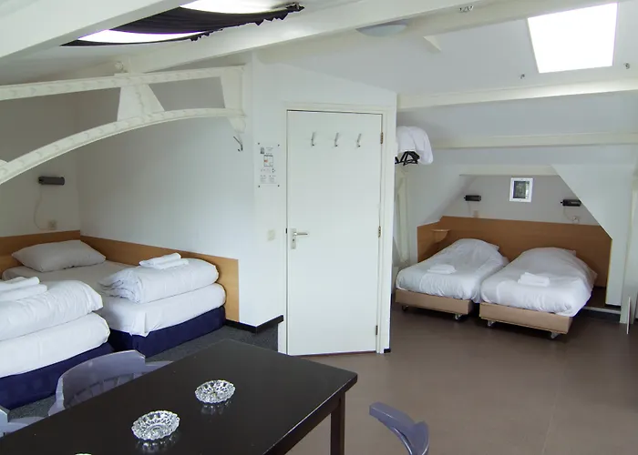 Rembrandt Square - Just Renovated Hotel 3*