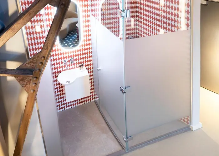 Rembrandt Square - Just Renovated Hotel 3*