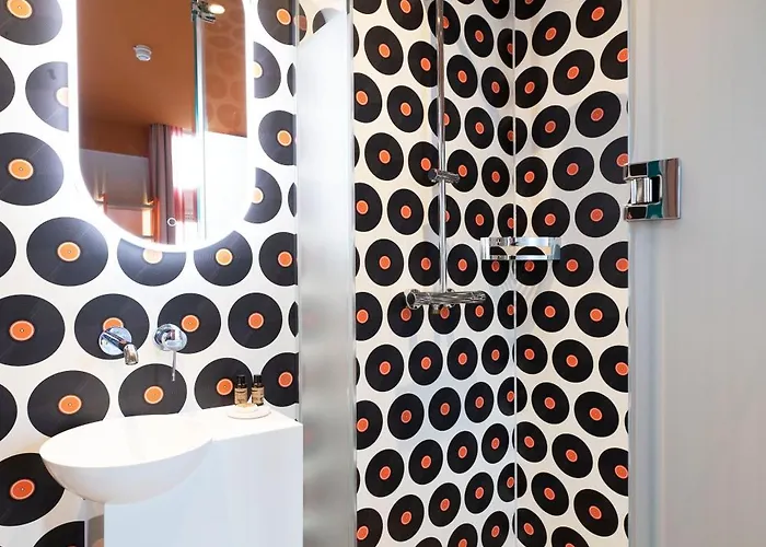 Rembrandt Square - Just Renovated 3* Amsterdam