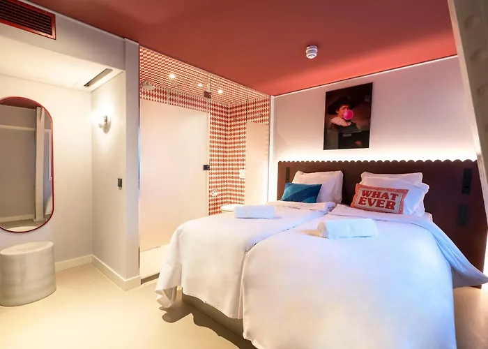 Rembrandt Square - Just Renovated Hotel 3*