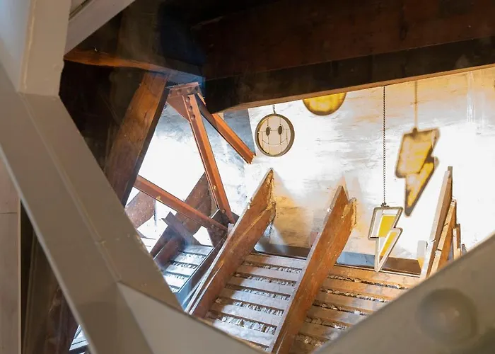 Rembrandt Square - Just Renovated Hotell 3*