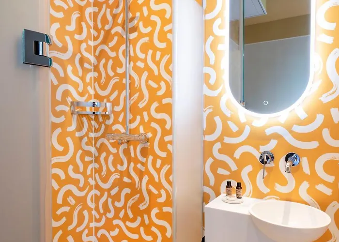 Rembrandt Square - Just Renovated