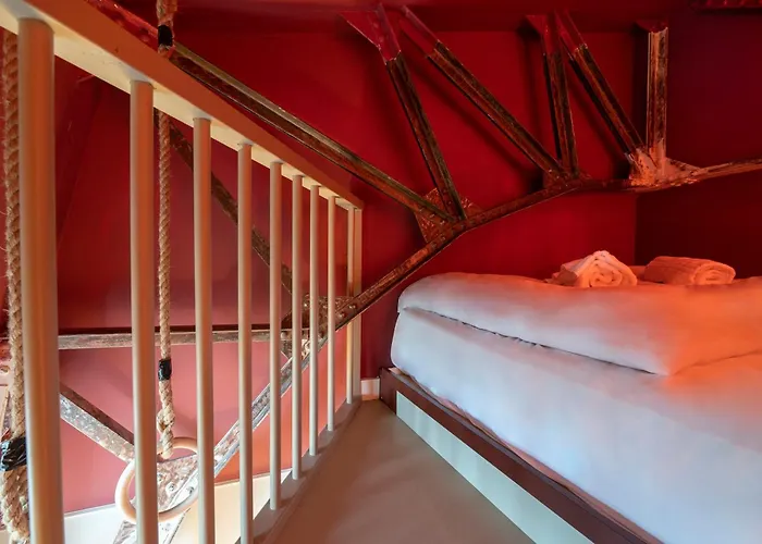 Rembrandt Square - Just Renovated 3*