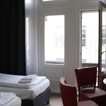 City Hotel Hotel 2*