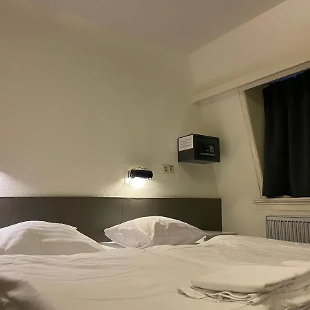 City Hotel Hotel 2*