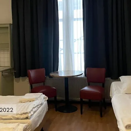 City Hotel Hotel 2*