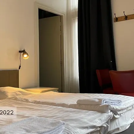 City Hotel 2*