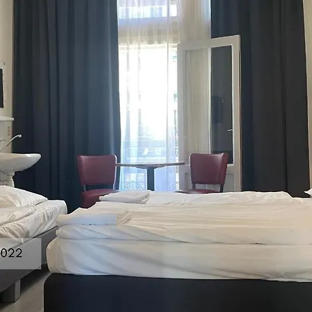 City Hotel Hotel 2*