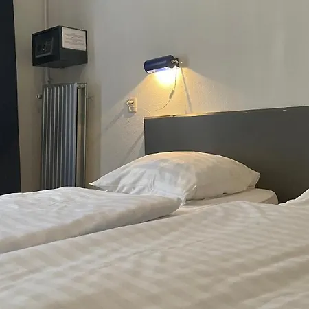 City Hotel Hotel 2*