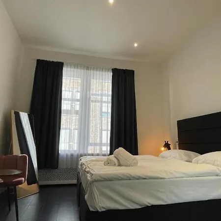 City Hotel 2*