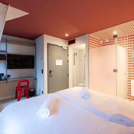 Rembrandt Square - Just Renovated 3* Amsterdam