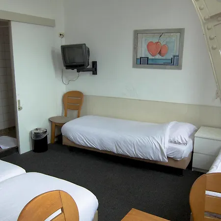 City Hotel Hotel 2*