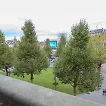 Rembrandt Square - Just Renovated 3*