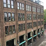 Rembrandt Square - Just Renovated Otel
